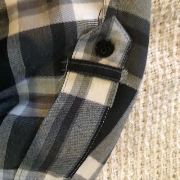 Short sleeve button down - Picture 5 of 5